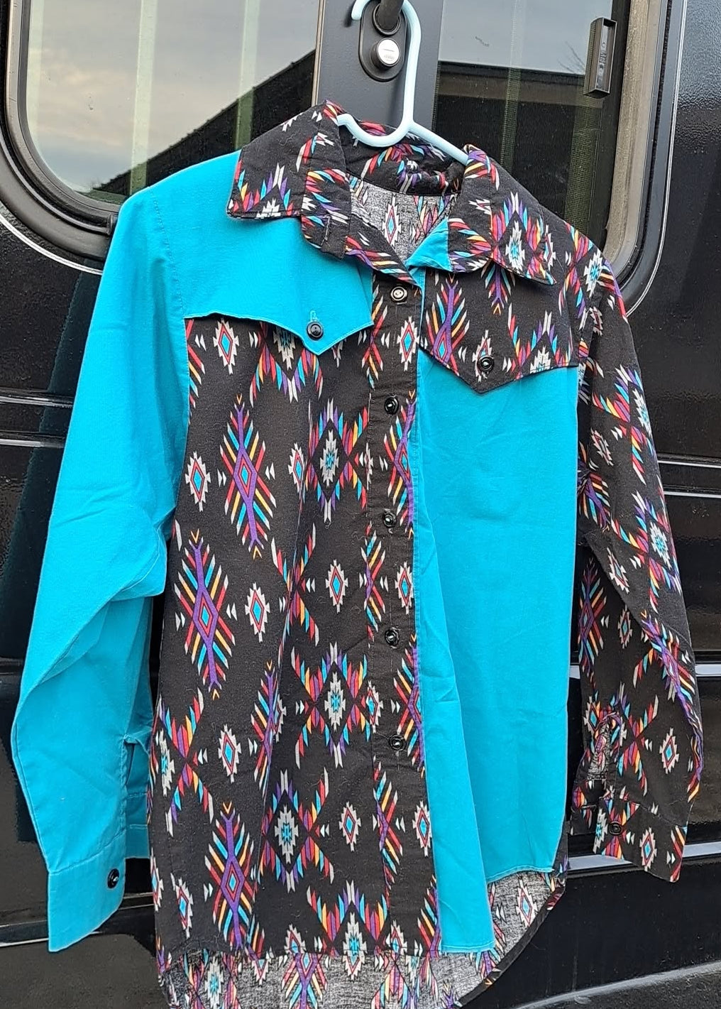 Vintage Handmade Women's Blue And Black Block Color